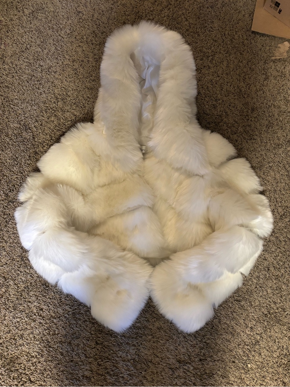 Source Unknown White Faux Fur Hooded Coat